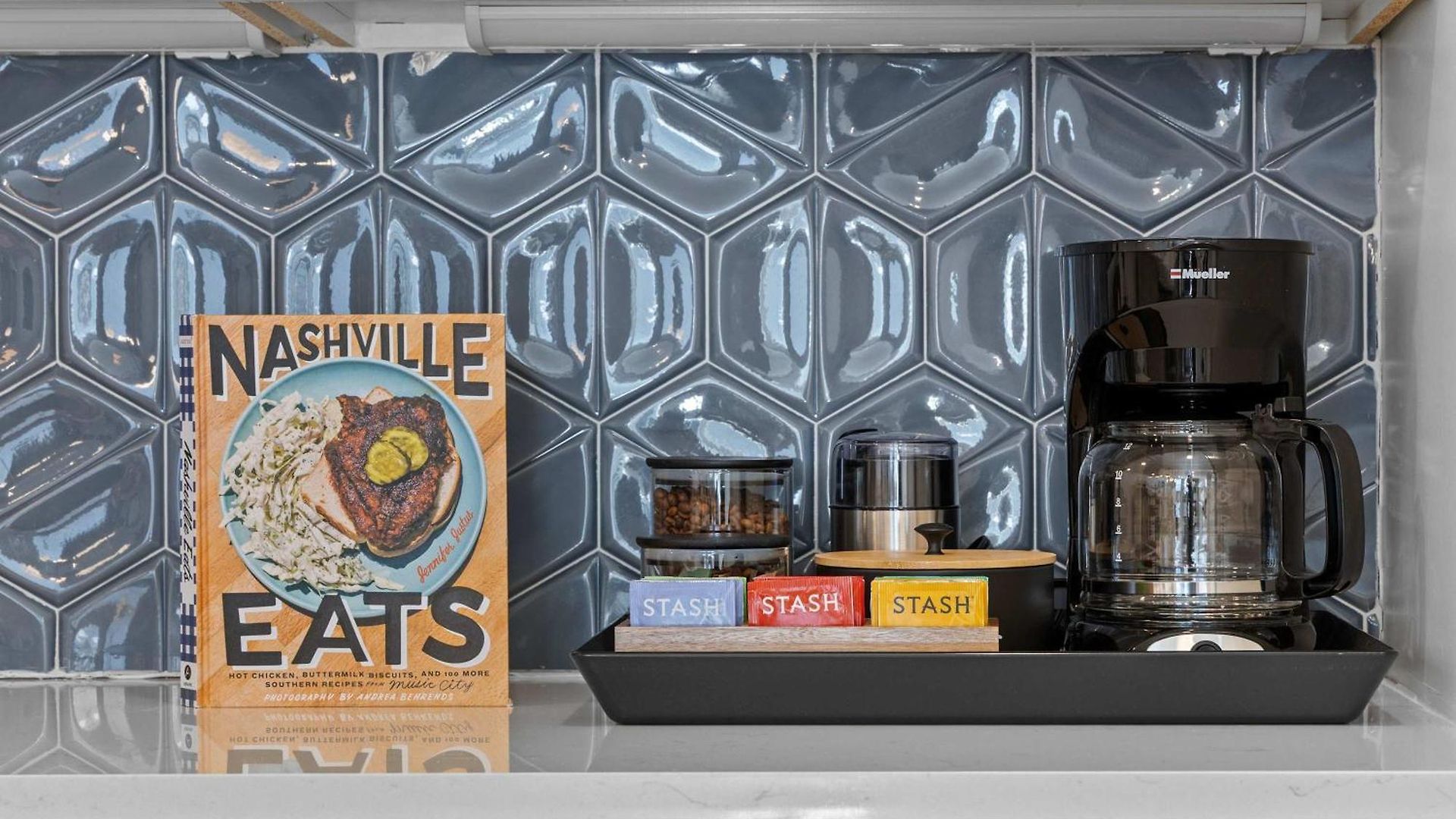 Skyline Views Rooftop Retreat Fire Pit Grill Nashville