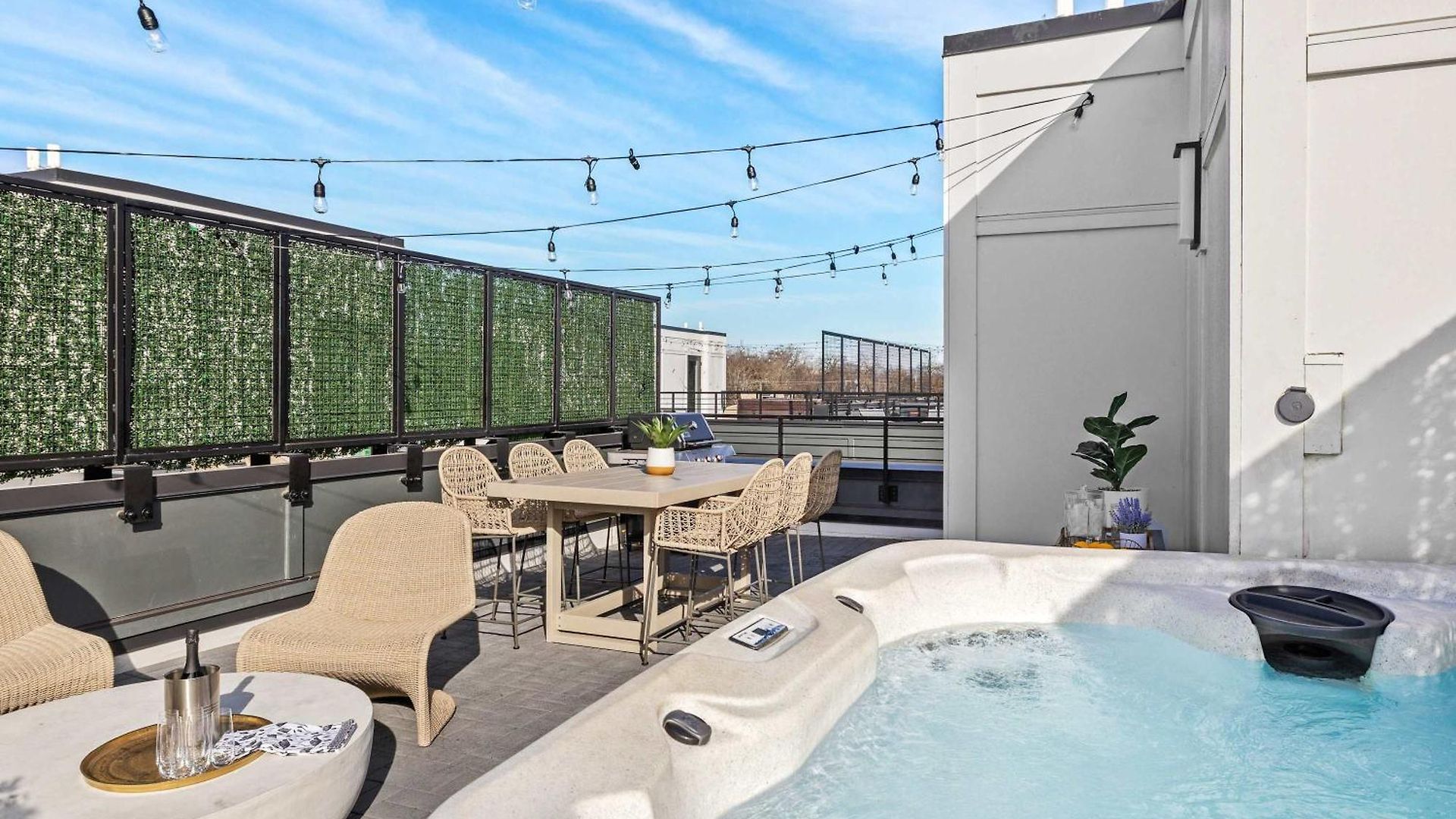 Rooftop Hot Tub Views Parking Mins To Bway Nashville
