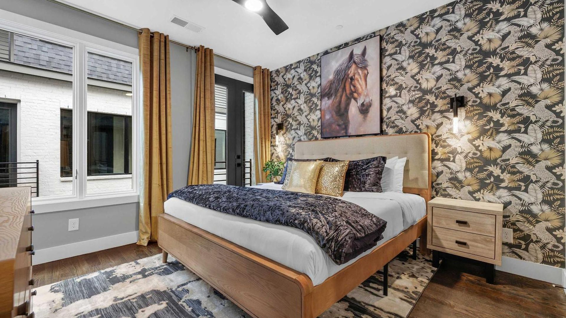 Holiday home Elegant Nash Karaoke Haven With Rooftop Fire Table Nashville
