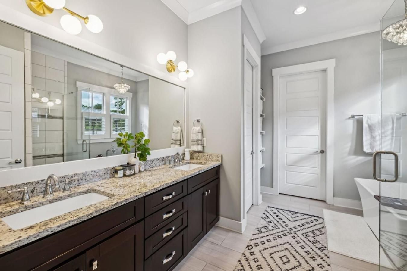 Holiday home Walk To 12 South And Restaurants With Garage And Golf Simulator