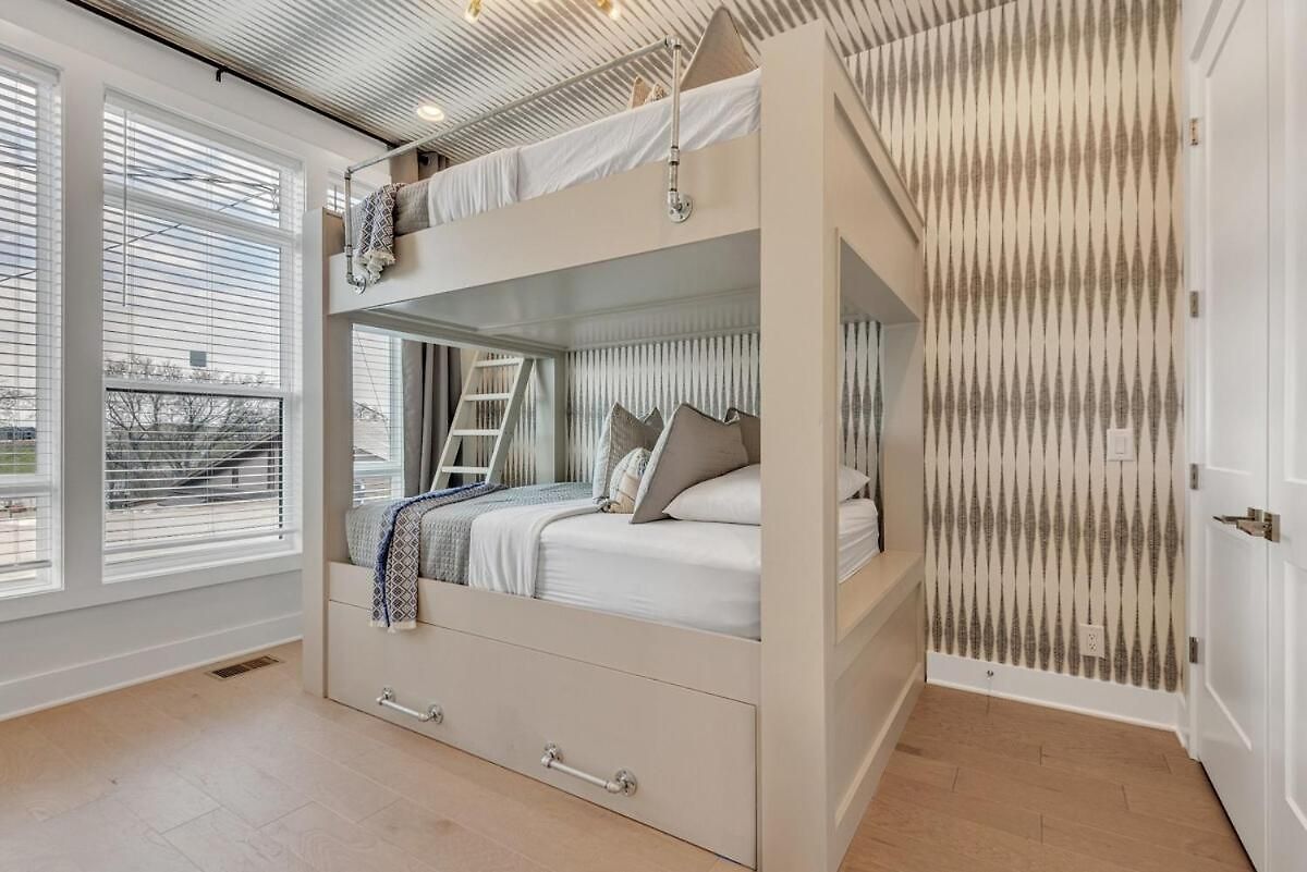 Combined Townhome With 26 Beds - 2 Rooftops! Holiday home Nashville