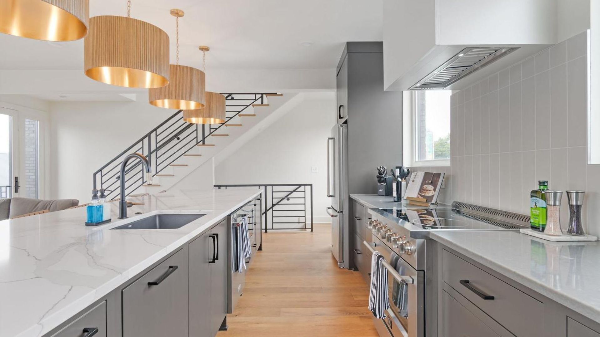 The Elmwood & Ashford - 8br Weho Rooftops Holiday home