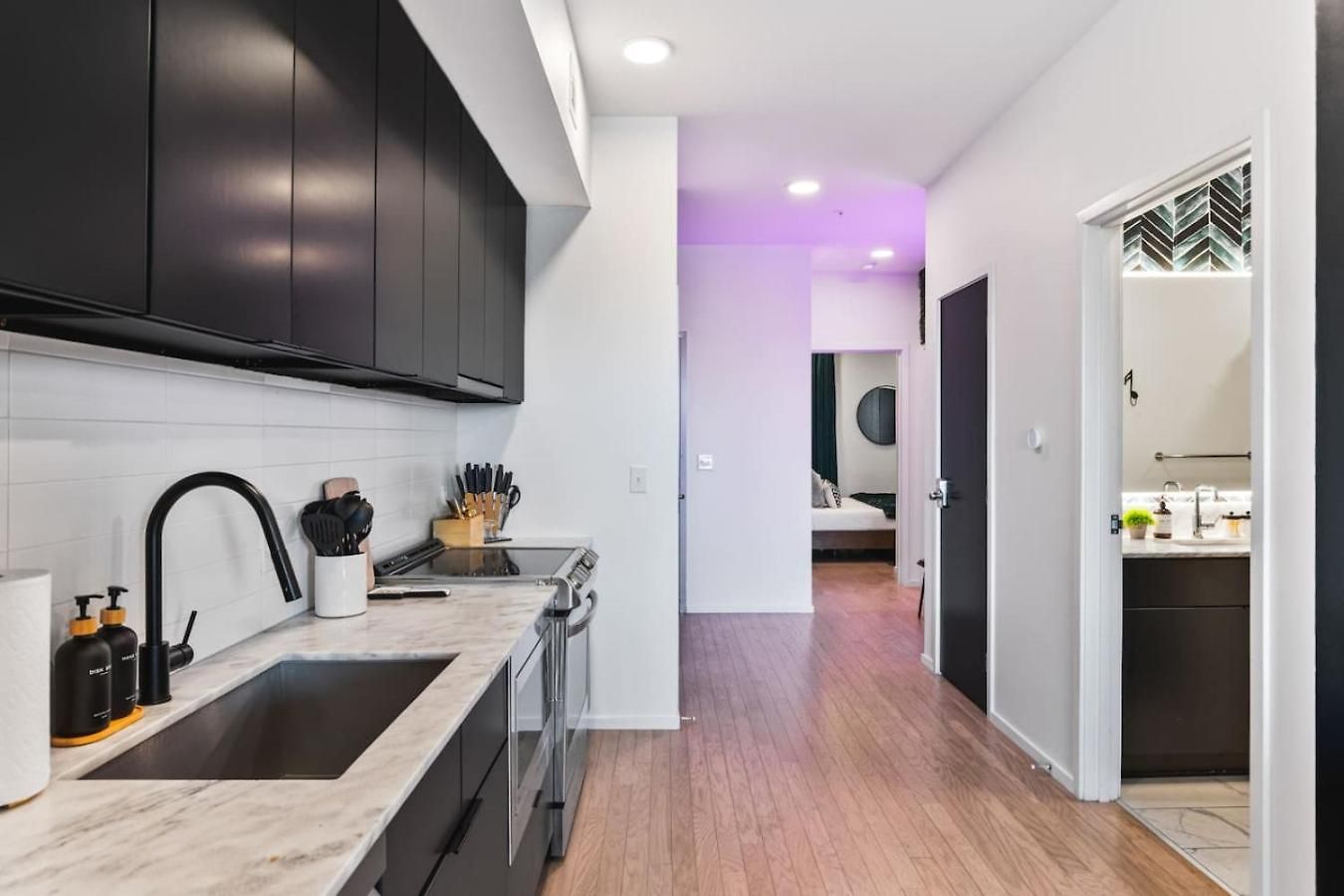 Riverfront Walk To Downtown With Garage Parking Holiday home Nashville
