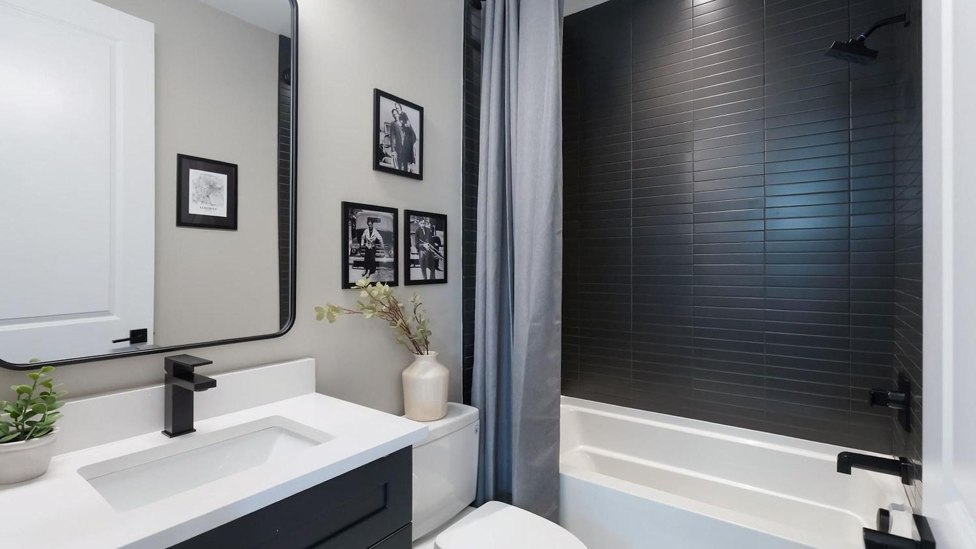 2 Homes! Broadway Views, Rooftops & Karaoke Holiday home