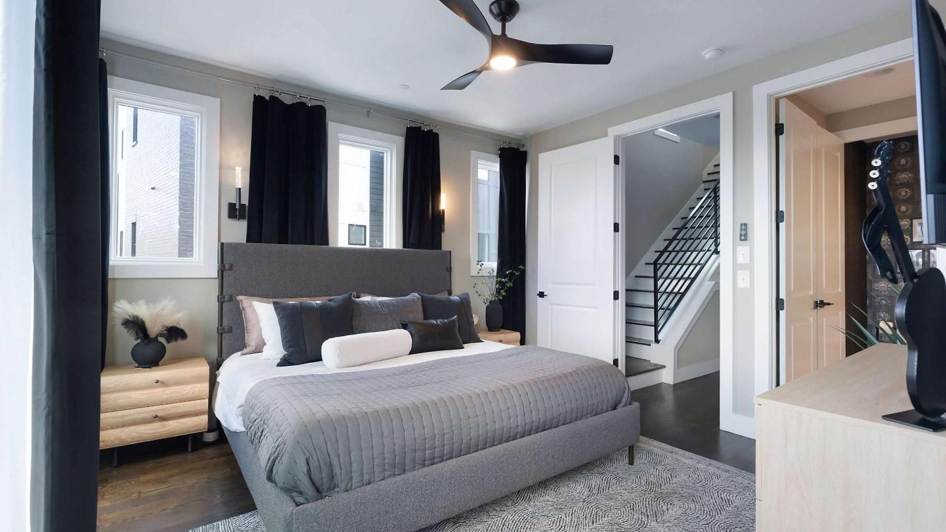 2 Homes! Broadway Views, Rooftops & Karaoke *