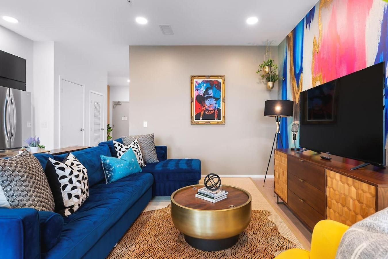 Riverfront Luxury - Walk To Downtown Broadway, Private Patio