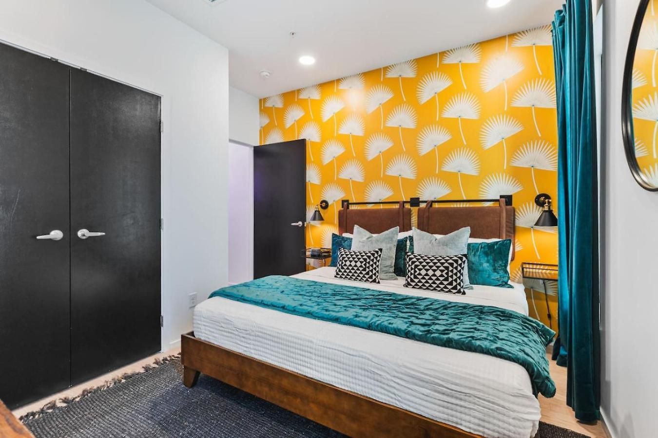 Riverfront Walk To Downtown With Garage Parking Holiday home Nashville