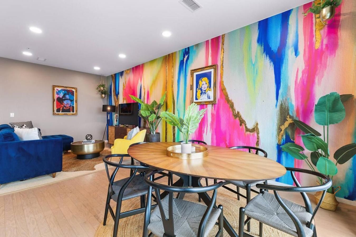 Riverfront Luxury - Walk To Downtown Broadway, Private Patio Holiday home *