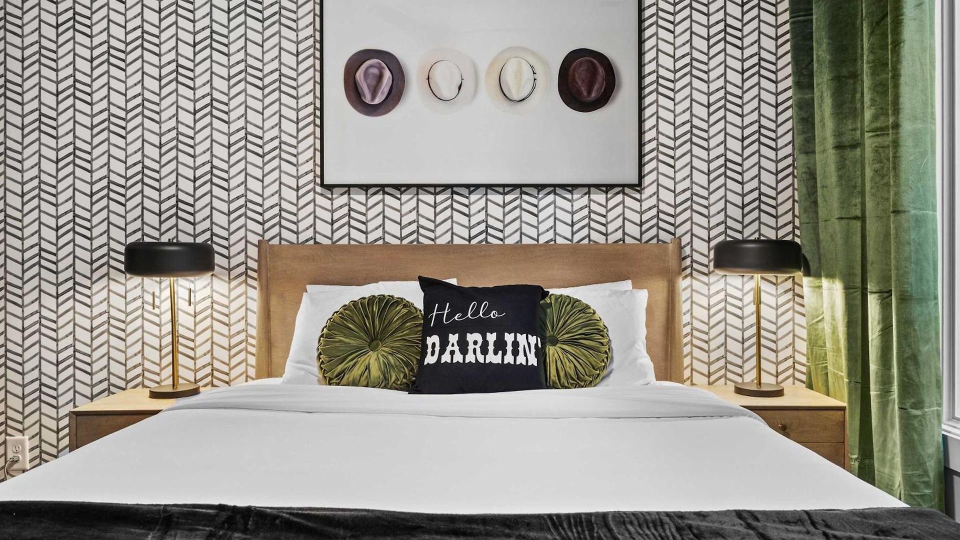 Elegant Nash Karaoke Haven With Rooftop Fire Table Holiday home Nashville