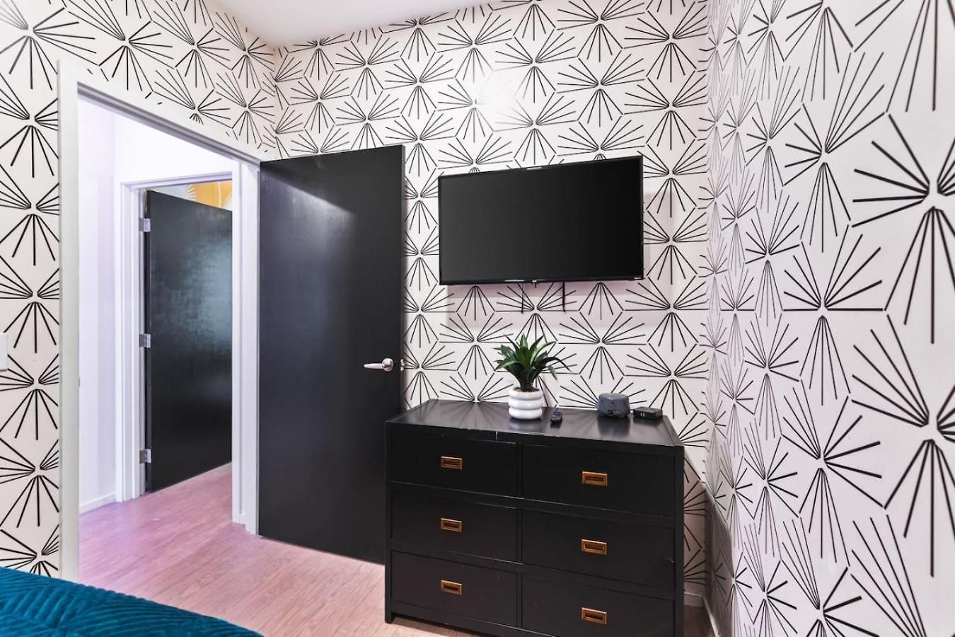 Holiday home Riverfront Walk To Downtown With Garage Parking Nashville