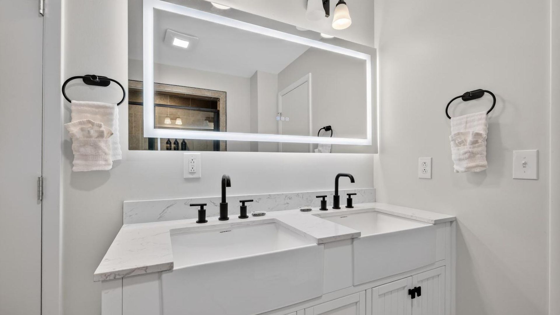 Quiet Retreat Near Opryland & Airport *