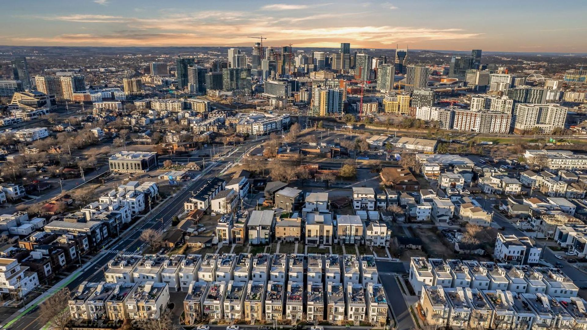 The Skyline Social - Retreat & Private Rooftop * Nashville