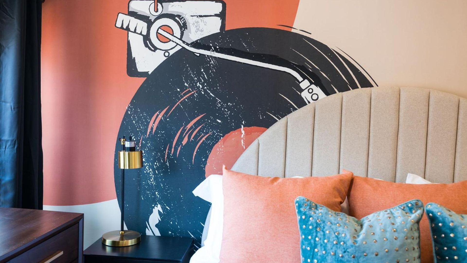 Funky Town - Walkable To Attractions Holiday home *