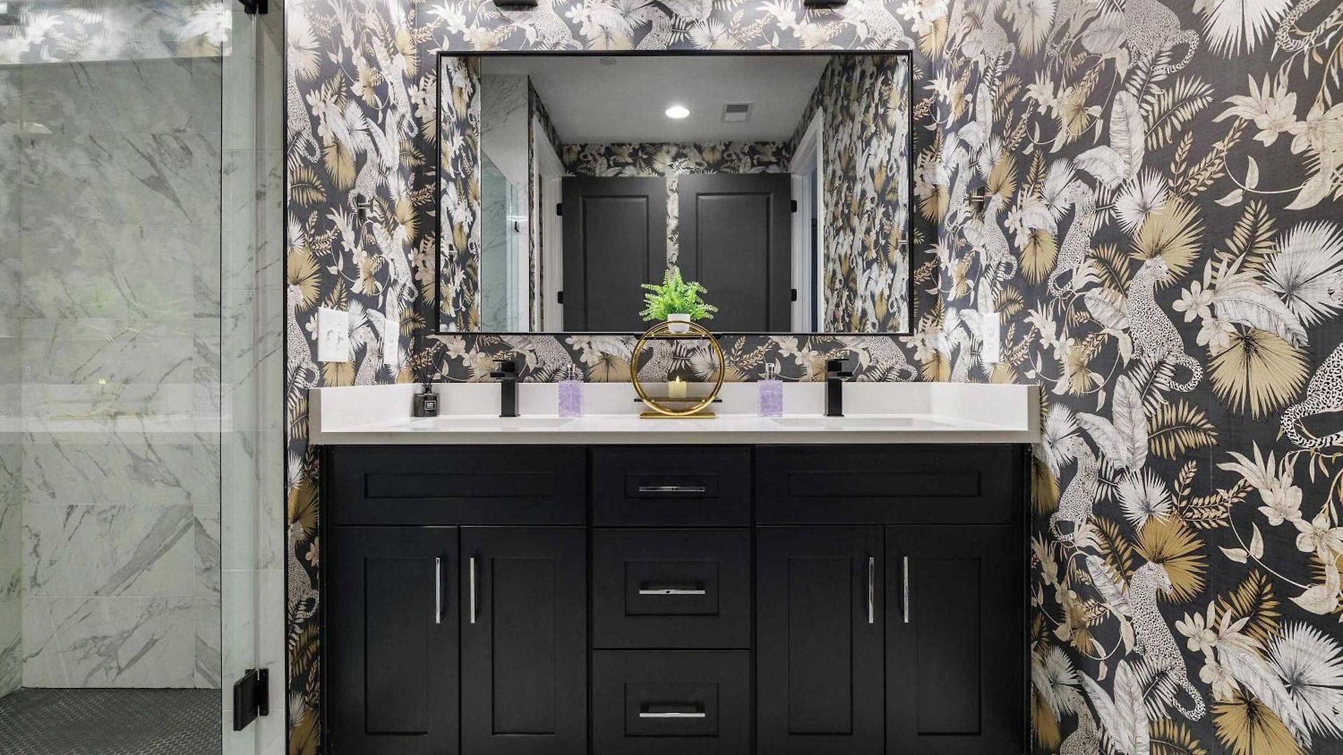Elegant Nash Karaoke Haven With Rooftop Fire Table Holiday home Nashville