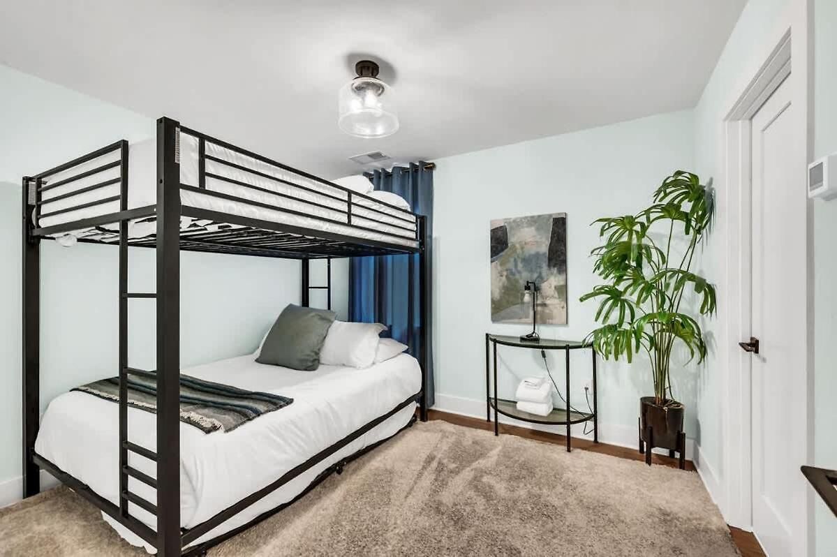 Luxury Close Broadway With Garage And Fire Pit Holiday home Nashville