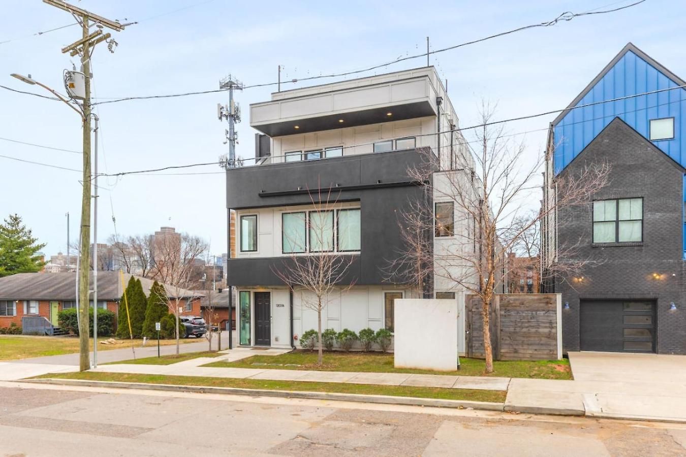 View Only 1 Mile To Downtown With Garage And Rooftop * Nashville