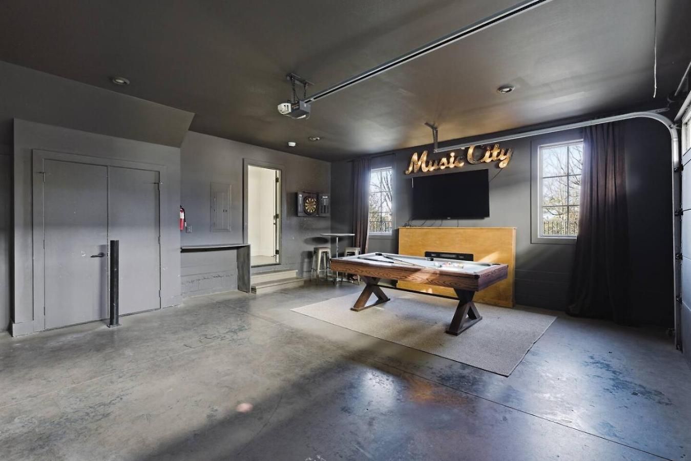 Holiday home Near Vanderbilt And Belmont With Garage, Pool Table *