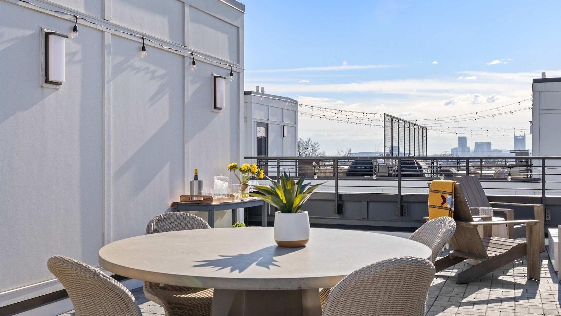 Skyline Views Rooftop Retreat Fire Pit Grill * Nashville