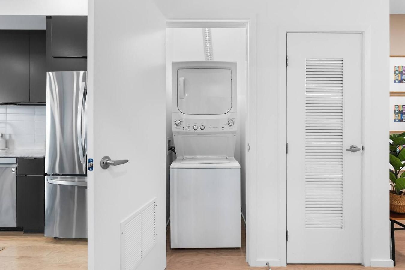 Riverfront Luxury - Walk To Downtown Broadway, Private Patio * Nashville