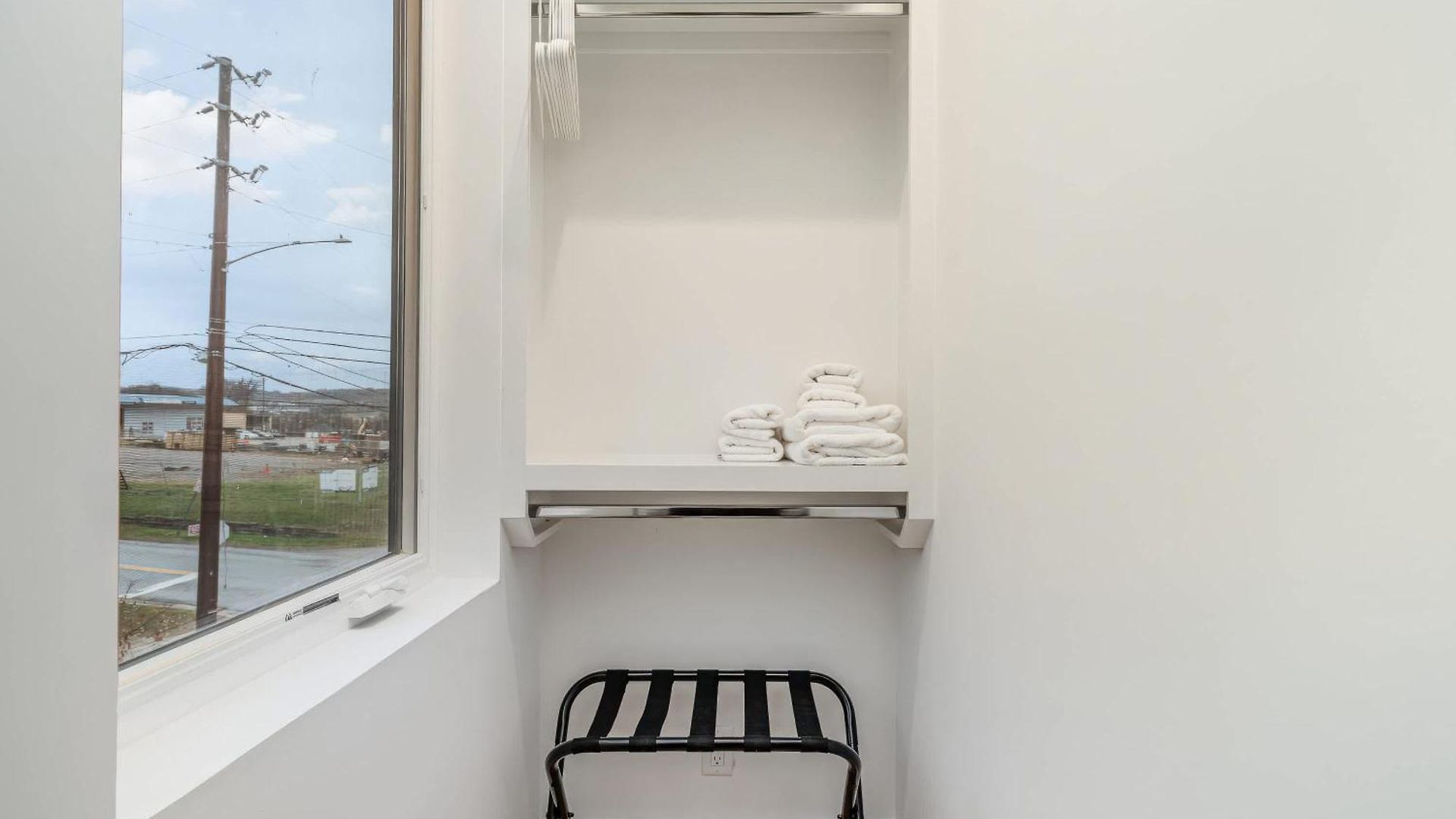 Elevator With Rooftop Hot Tub & Spacious Yard * Nashville