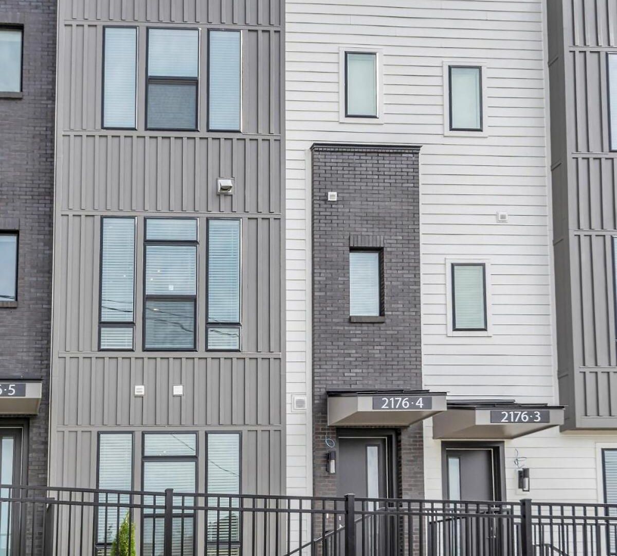 Combined Townhome With 26 Beds - 2 Rooftops! Holiday home Nashville