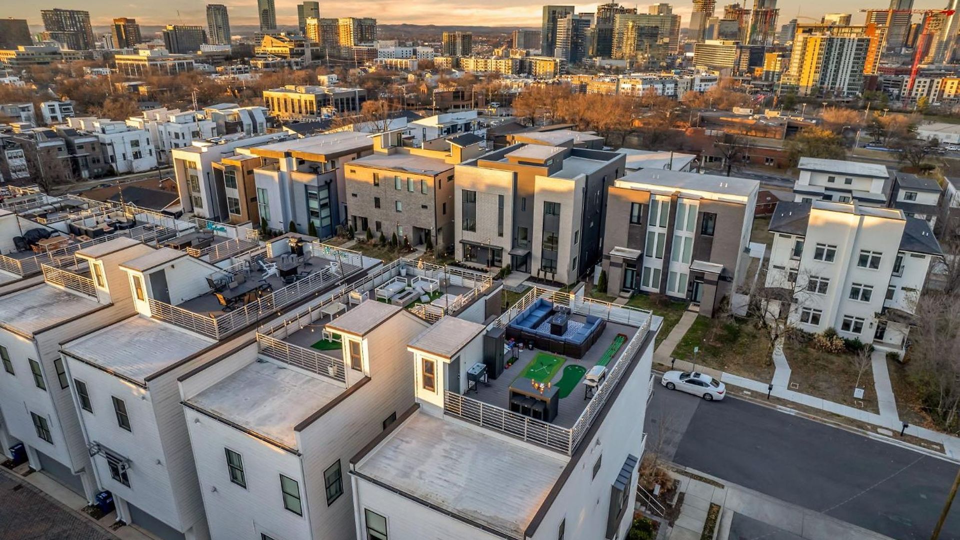 The Skyline Social - Retreat & Private Rooftop * Nashville