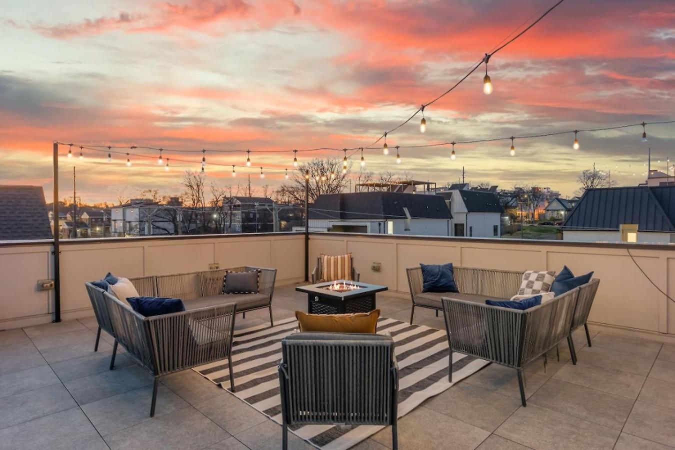 View Only 1 Mile To Downtown With Garage And Rooftop * Nashville