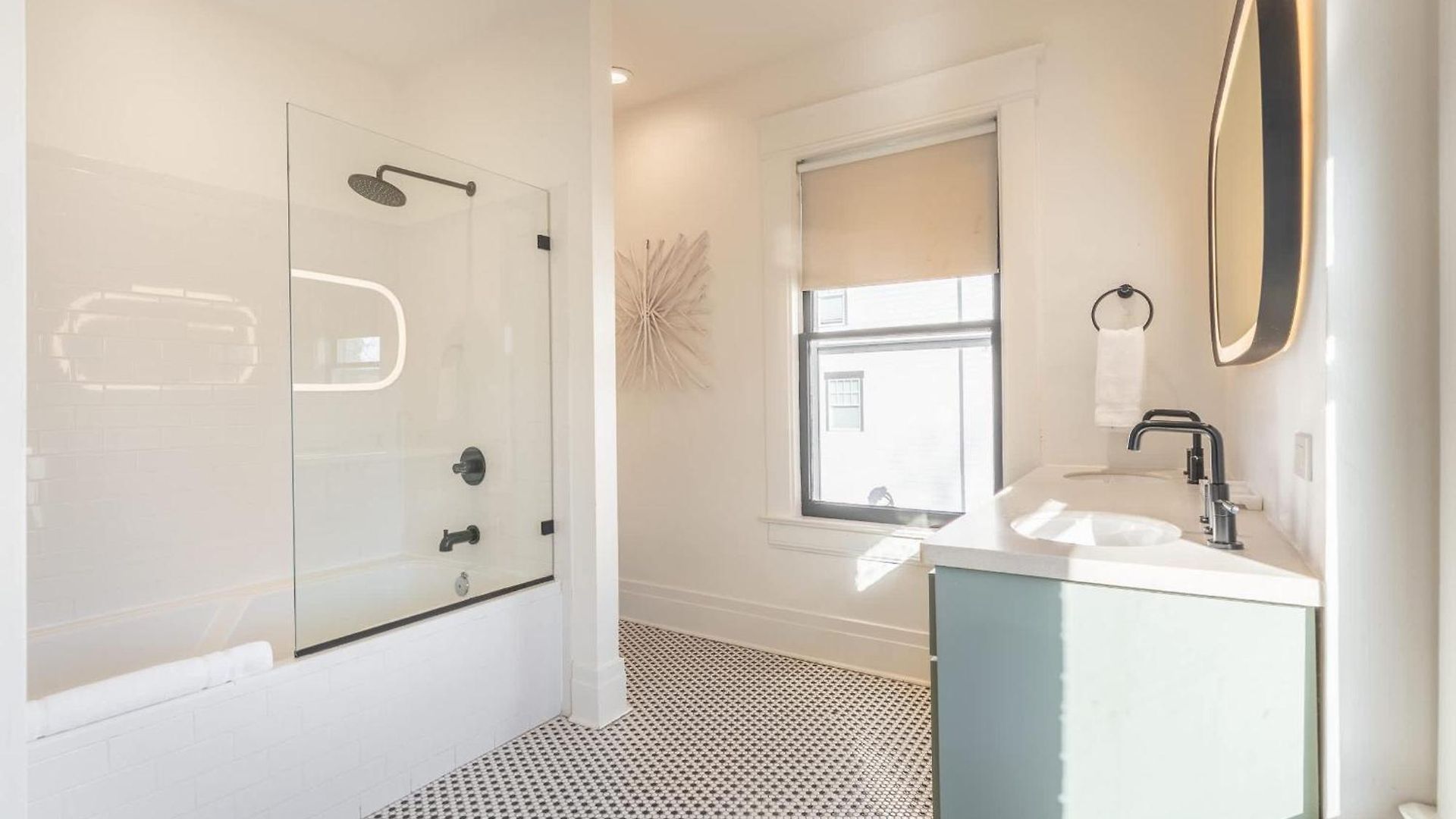 Notes Of Southern Charm - Walkable To Food & Shops Holiday home