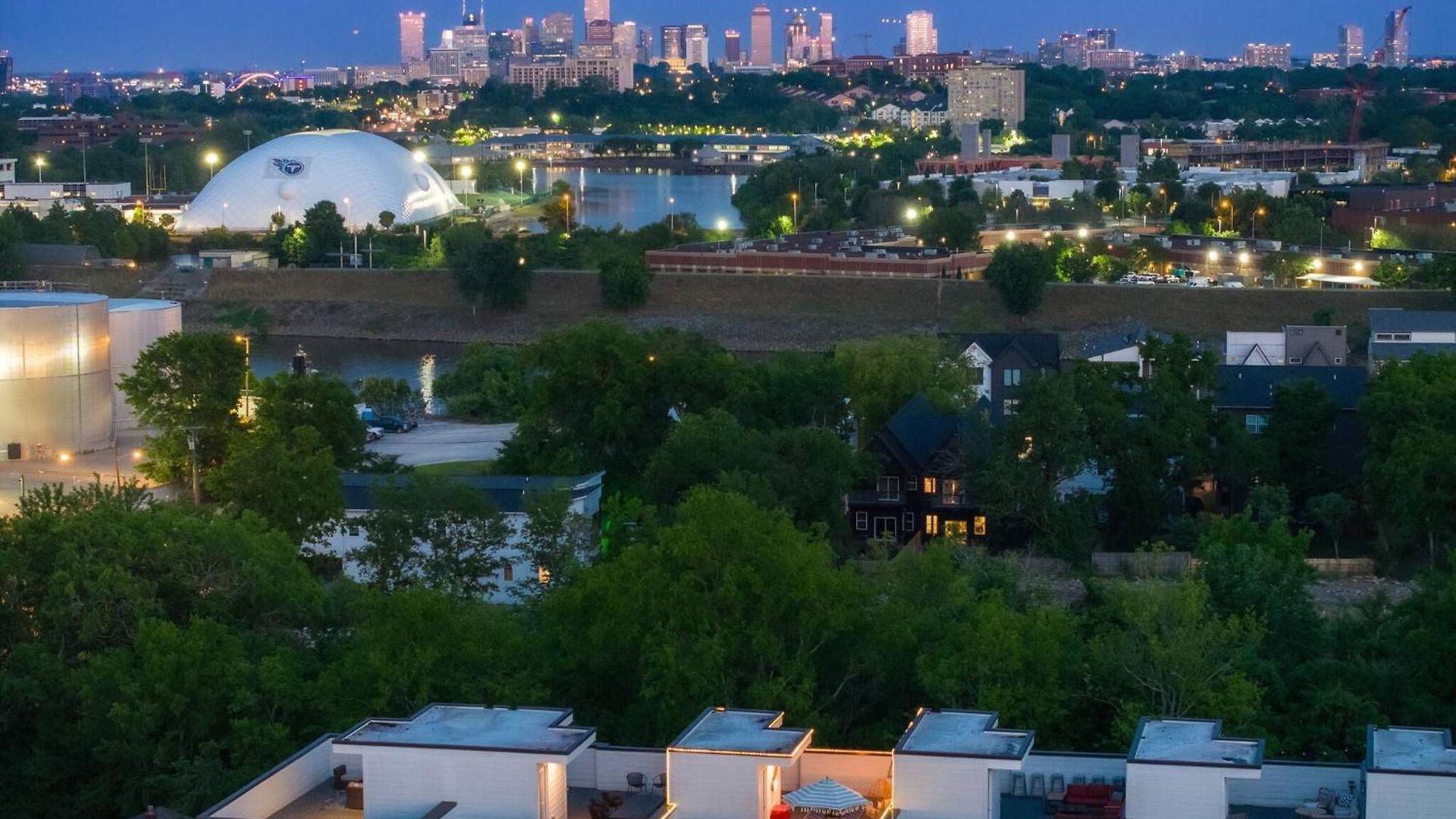 Skyline Rooftop • Game • Sonos Audio Holiday home Nashville