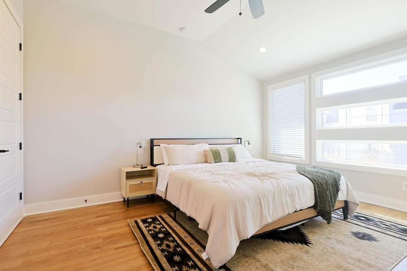 Brand New Townhome In The Heart Of The Holiday home