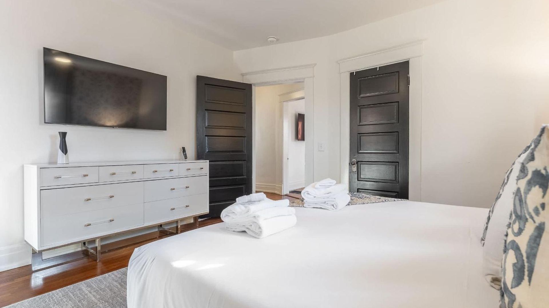 Notes Of Southern Charm - Walkable To Food & Shops Holiday home