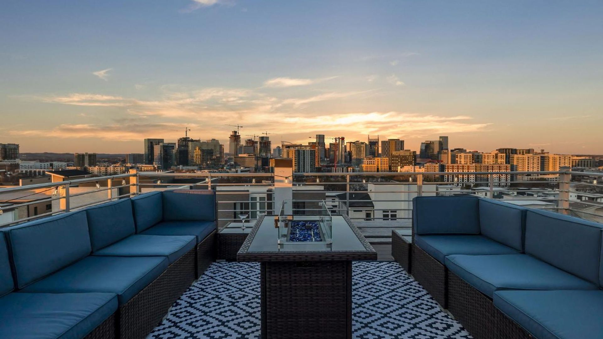 Holiday home The Skyline Social - Retreat & Private Rooftop Nashville