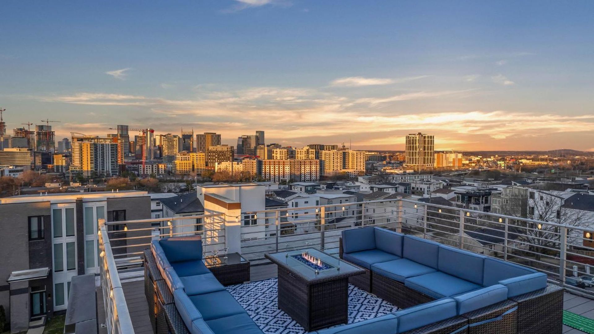 Holiday home The Skyline Social - Retreat & Private Rooftop