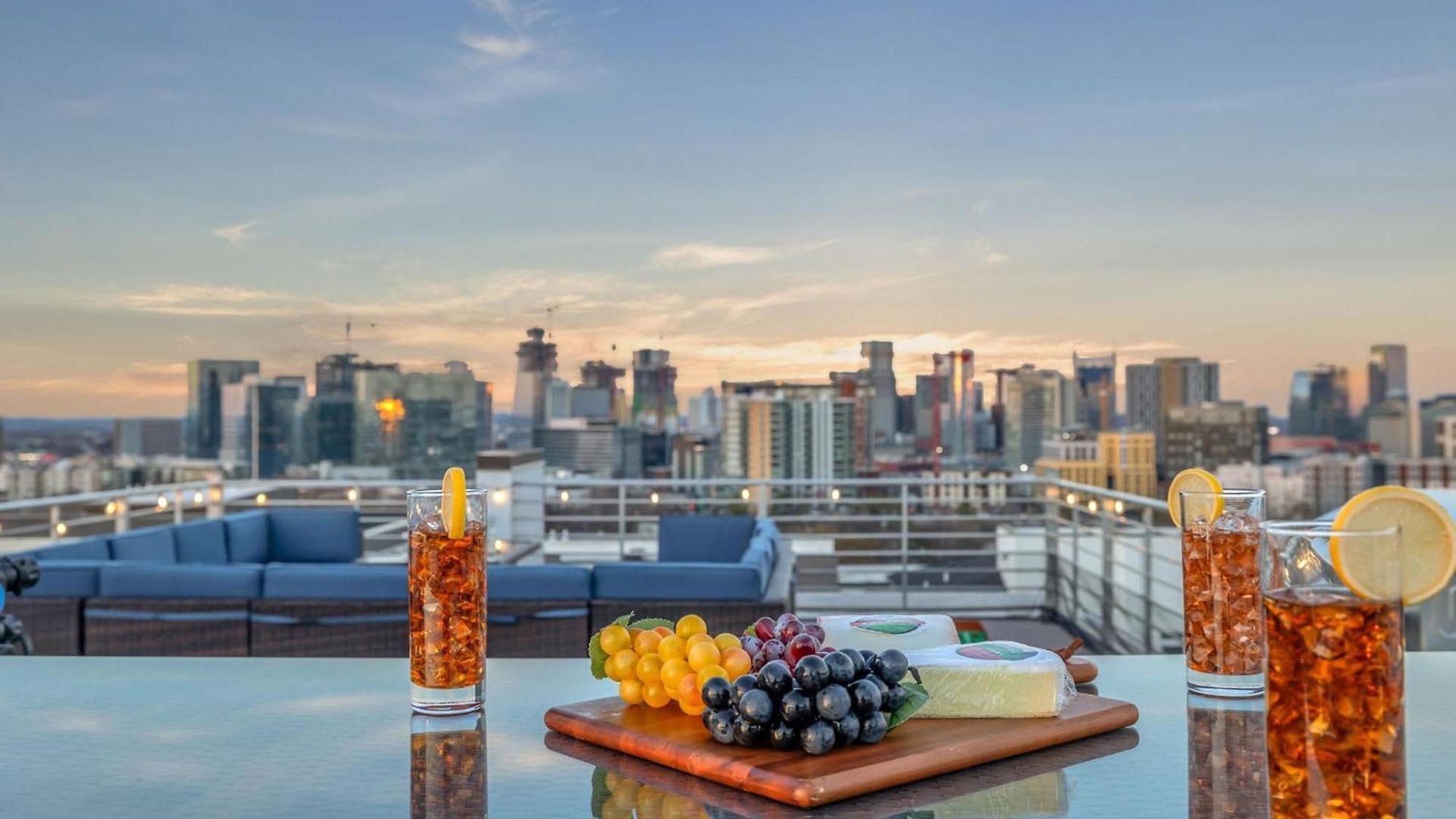 The Skyline Social - Retreat & Private Rooftop * Nashville