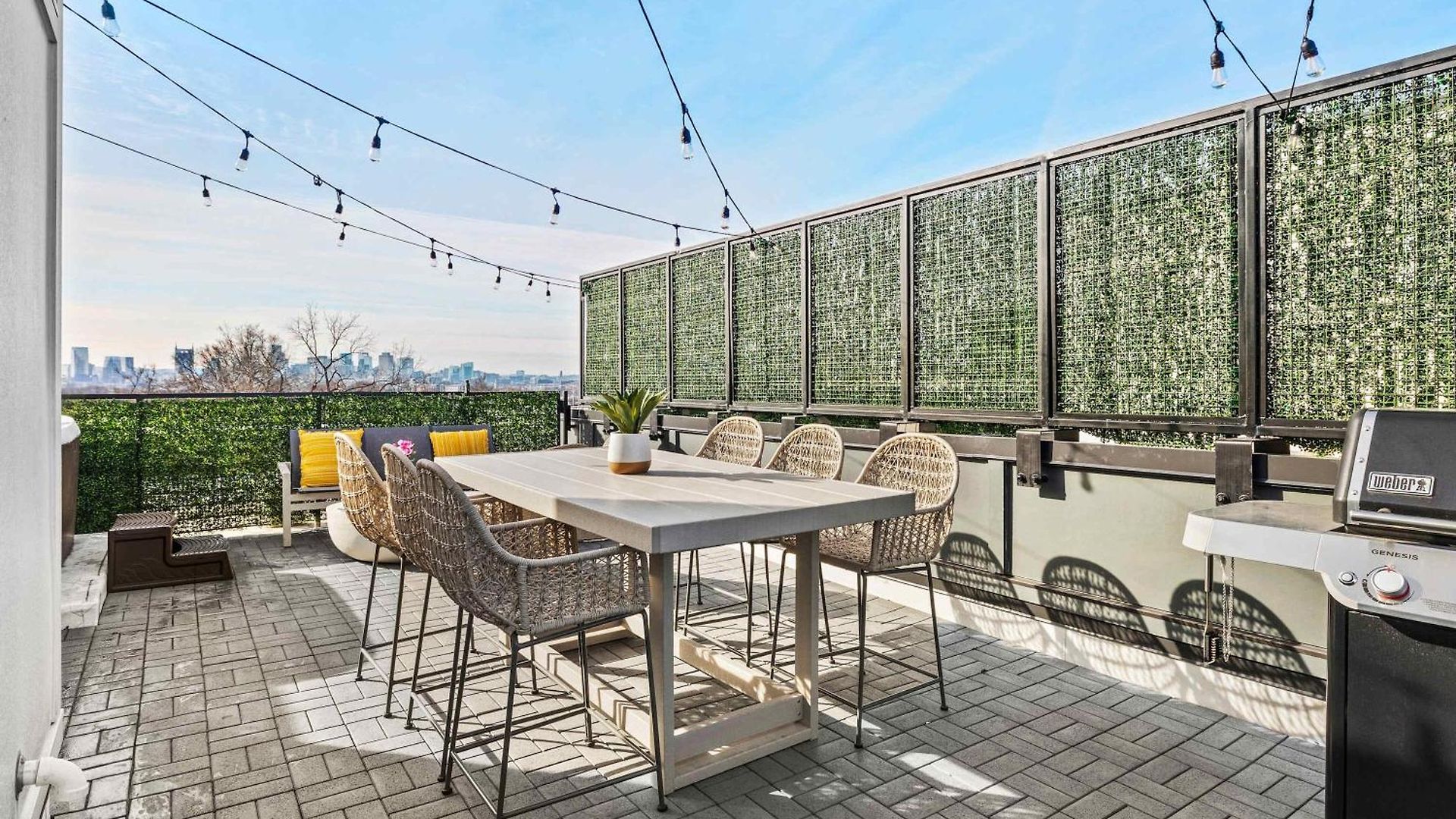 Hot Tub Hang Grill Parking Views Of Downtown