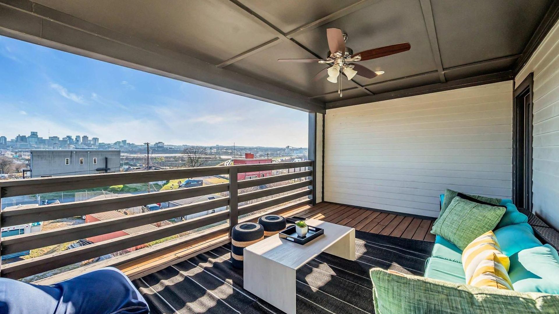Holiday home Game Balcony Backyard Near Downtown Nash Nashville