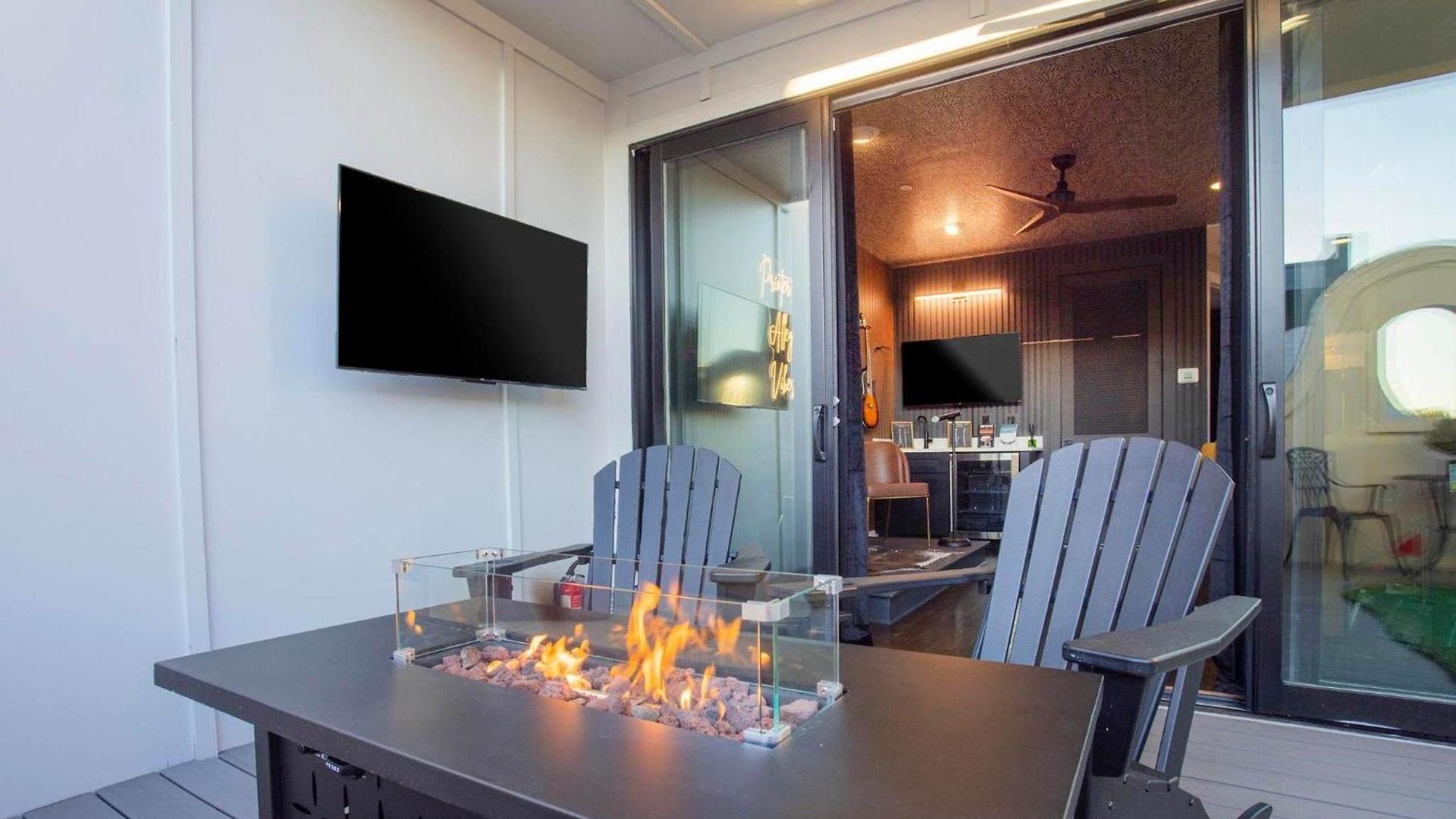 2 Homes! Broadway Views, Rooftops & Karaoke *
