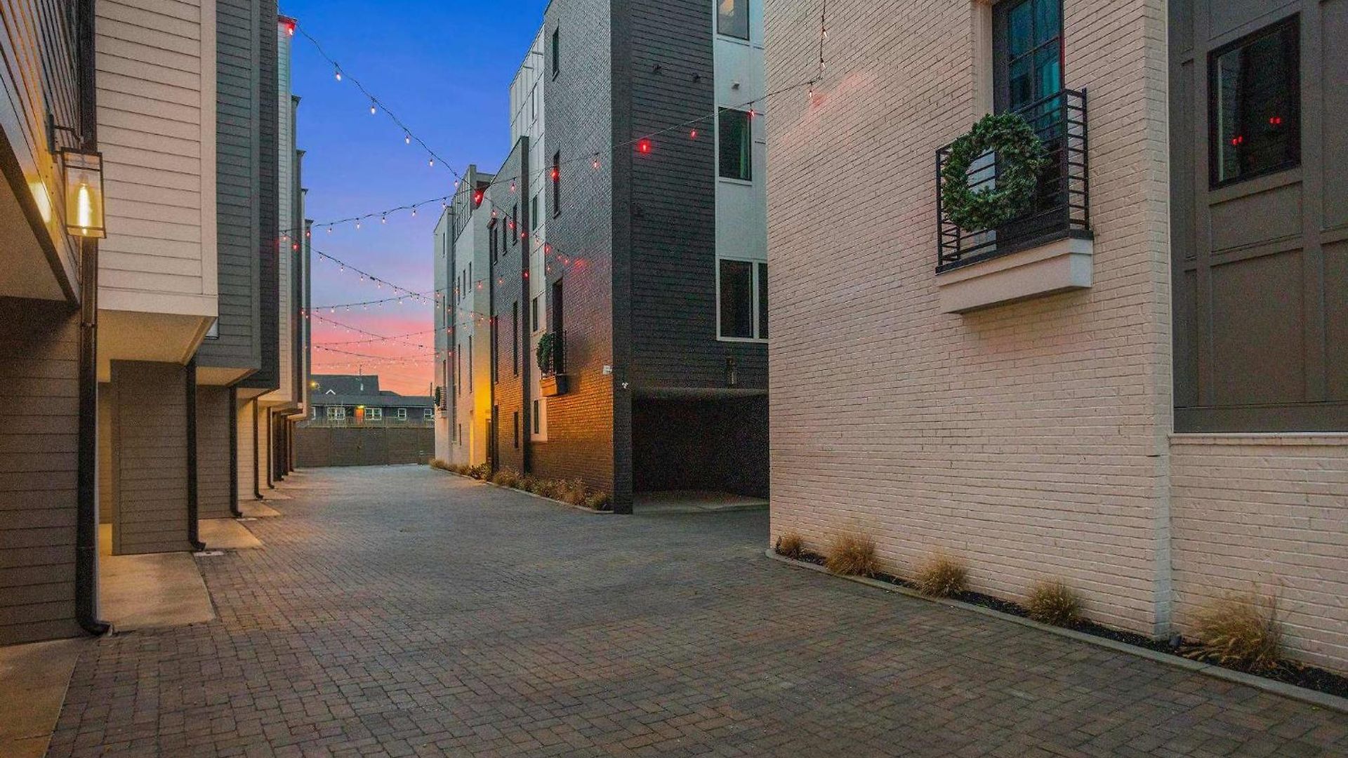 2 Side By Side Units Roof Decks Karaoke Murals Nashville