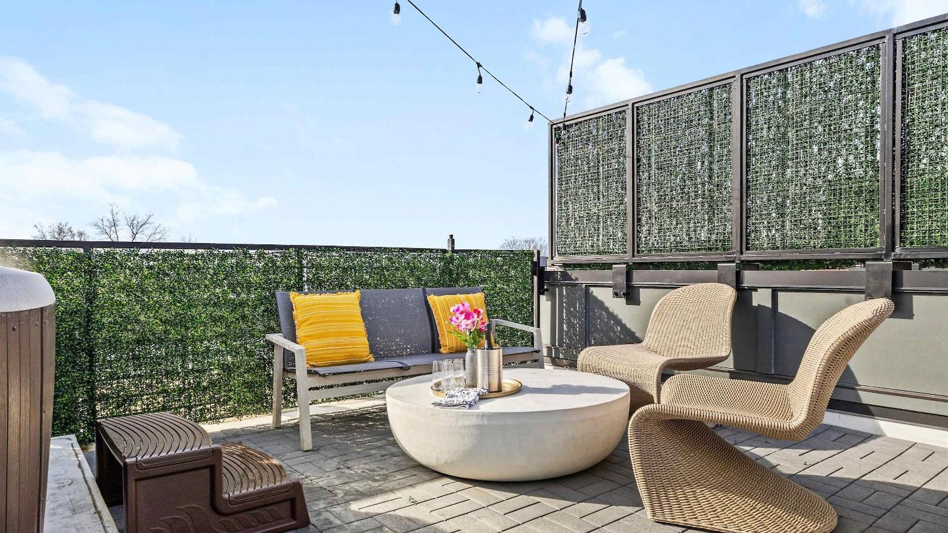 Rooftop Hot Tub Views Parking Mins To Bway Holiday home *
