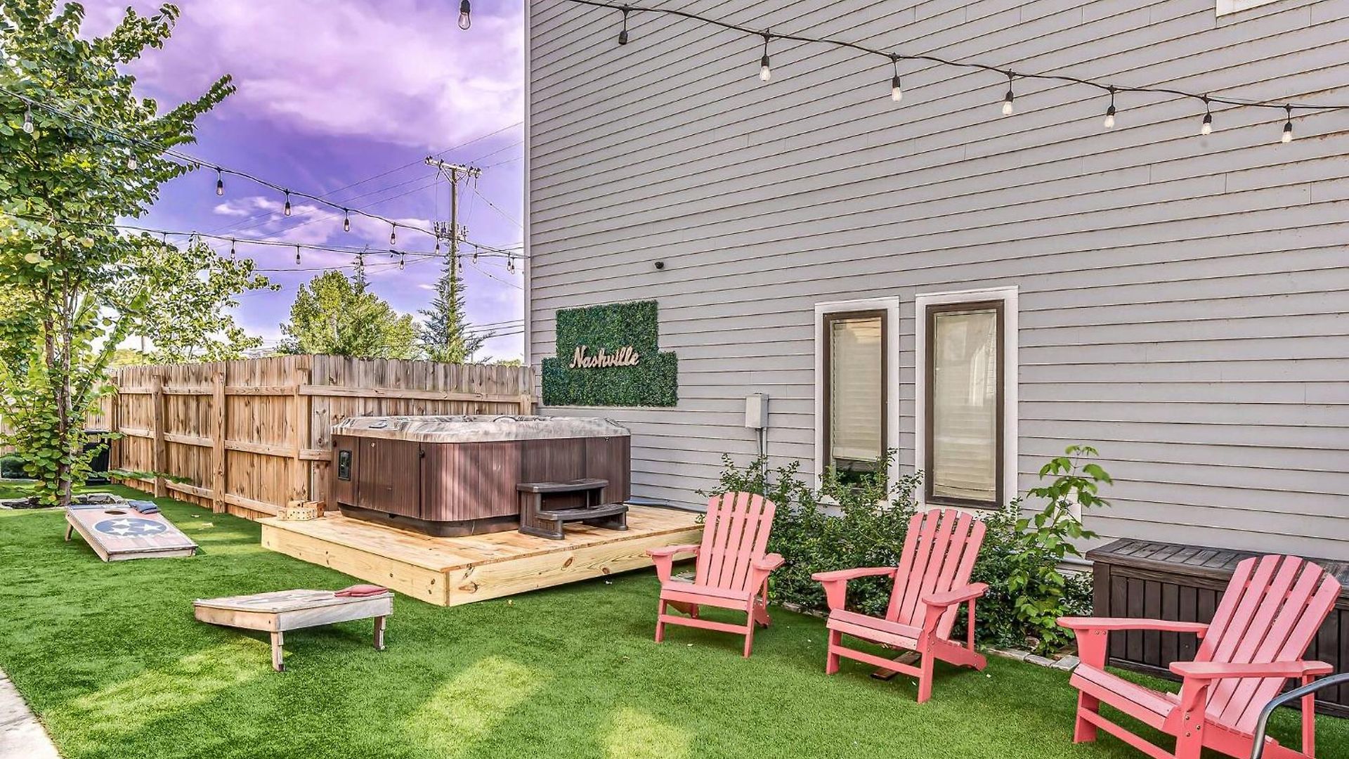 Hottub/karaoke-10m Dt-beg Your Parton? Dolly's Hm Holiday home