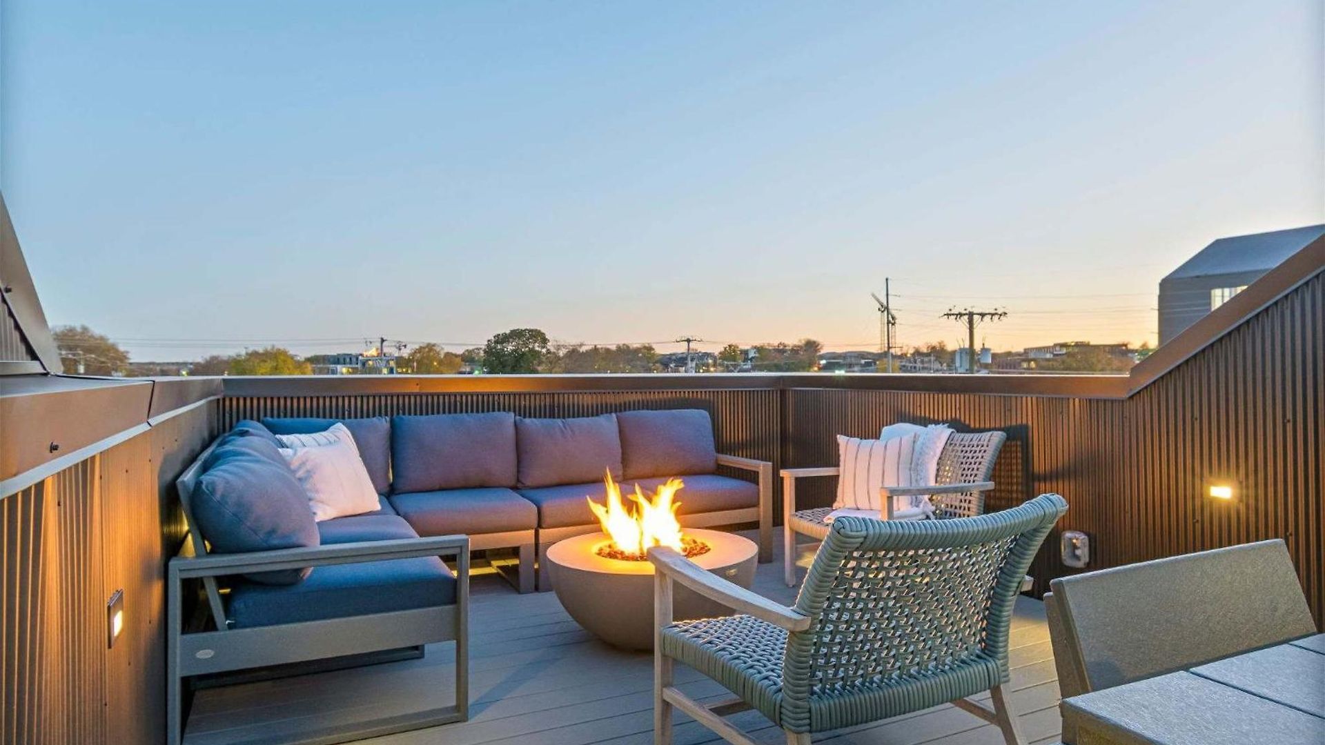 Holiday home The Elmwood & Ashford - 8br Weho Rooftops