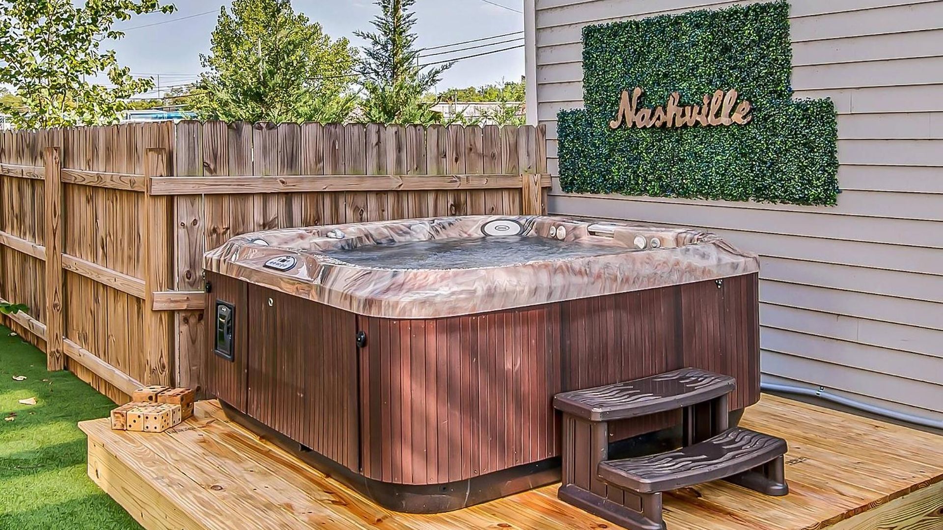 Hottub/karaoke-10m Dt-beg Your Parton? Dolly's Hm Holiday home *