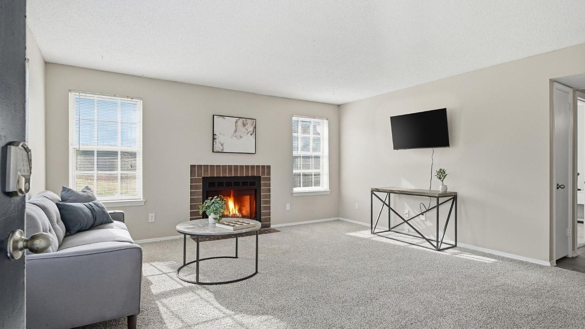 Apartment Comfortable Retreat With In-unit Washerdryer *