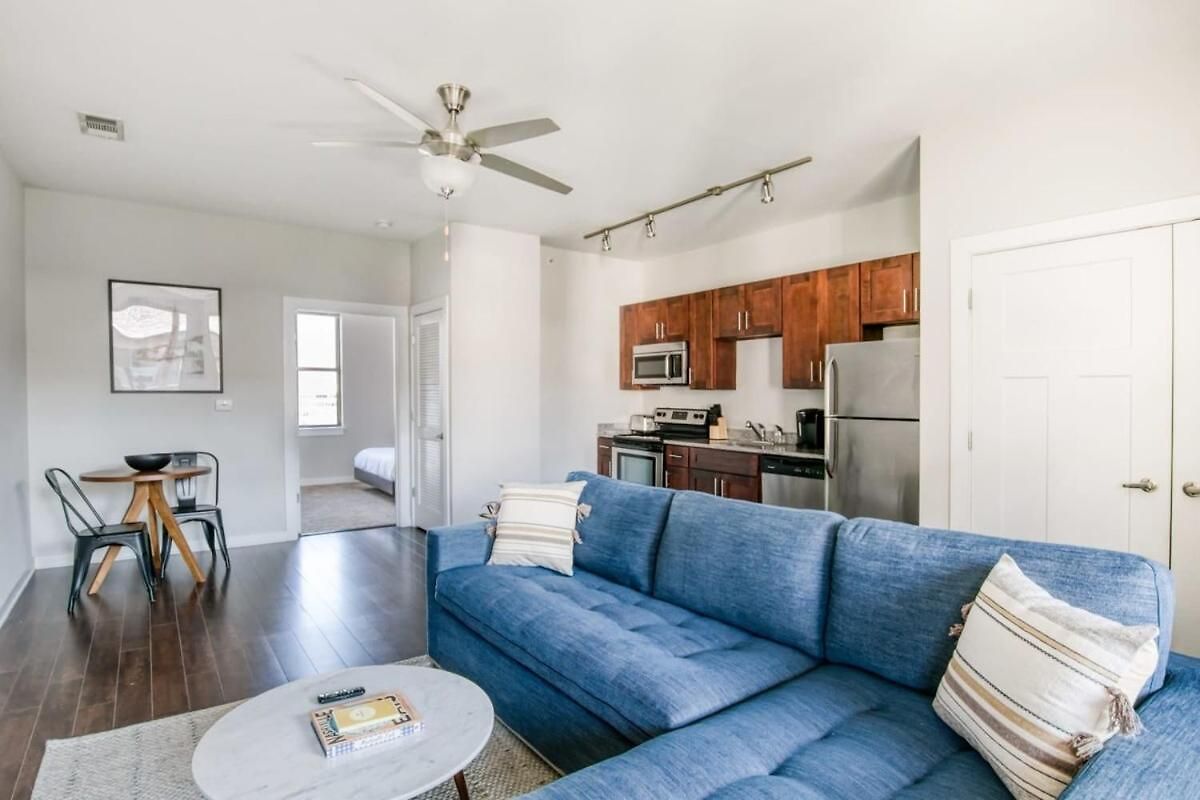 Apartment Two Cozysuites Music Row Chic In