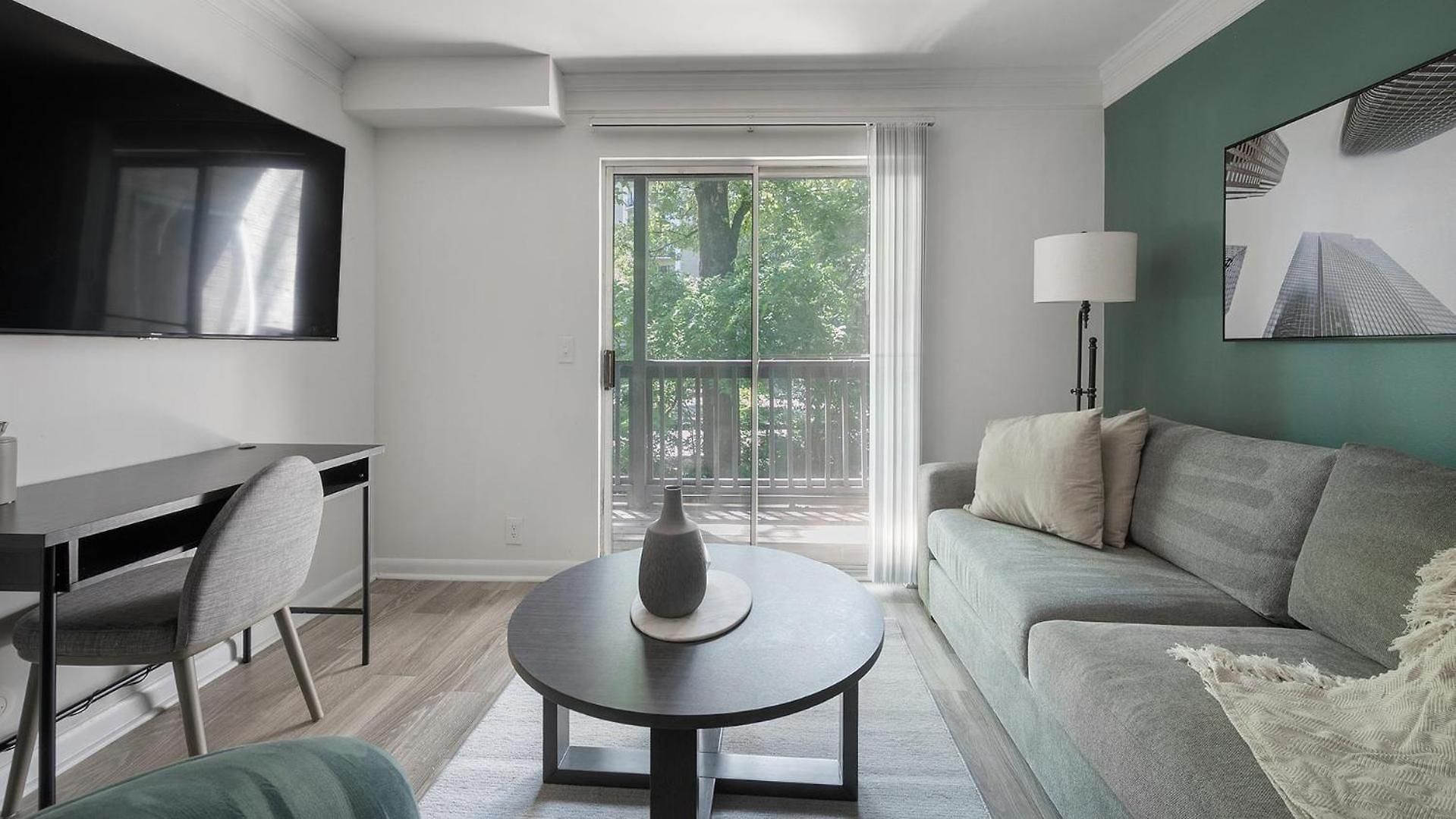 Landing - The Metropolitan Apartment *
