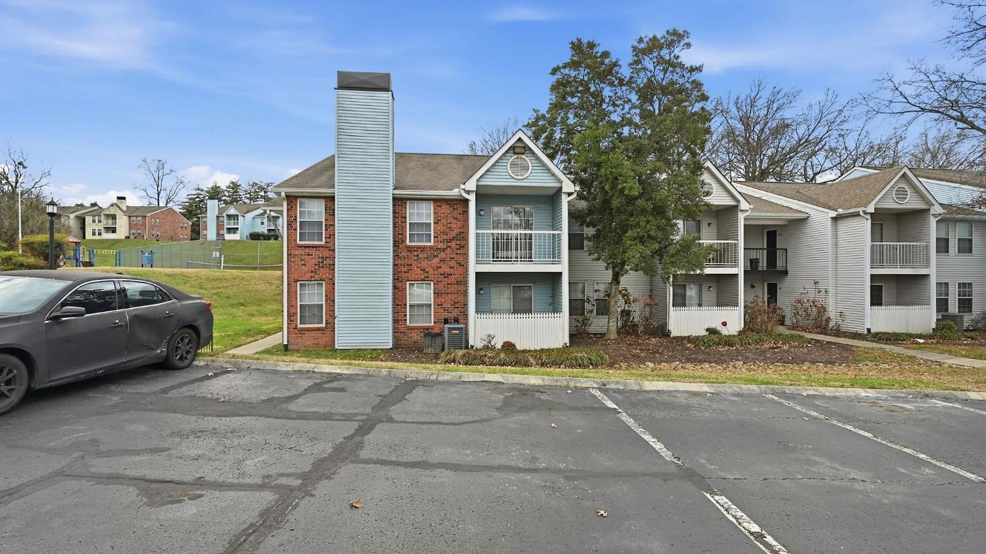 Charming With Fireplace & Dining Area * Nashville