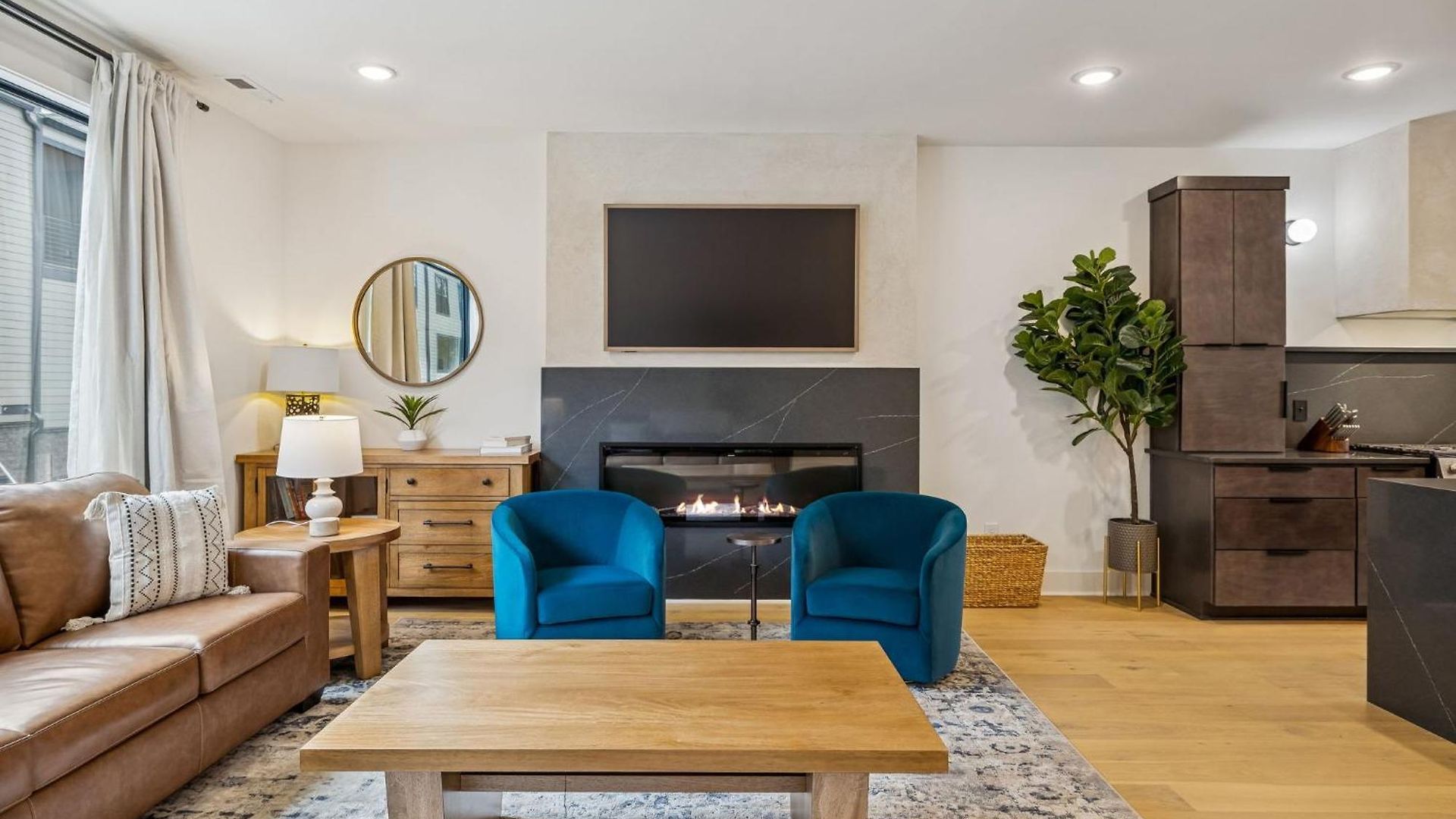 3br Townhome Rooftop Views Hot Tub & Fireplace Apartment *