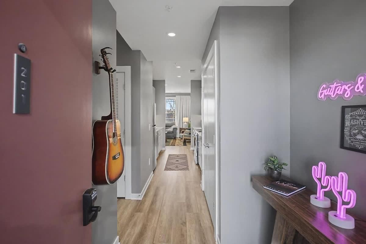 2br In Walkable Area & 5 Mins To Broadway * Nashville