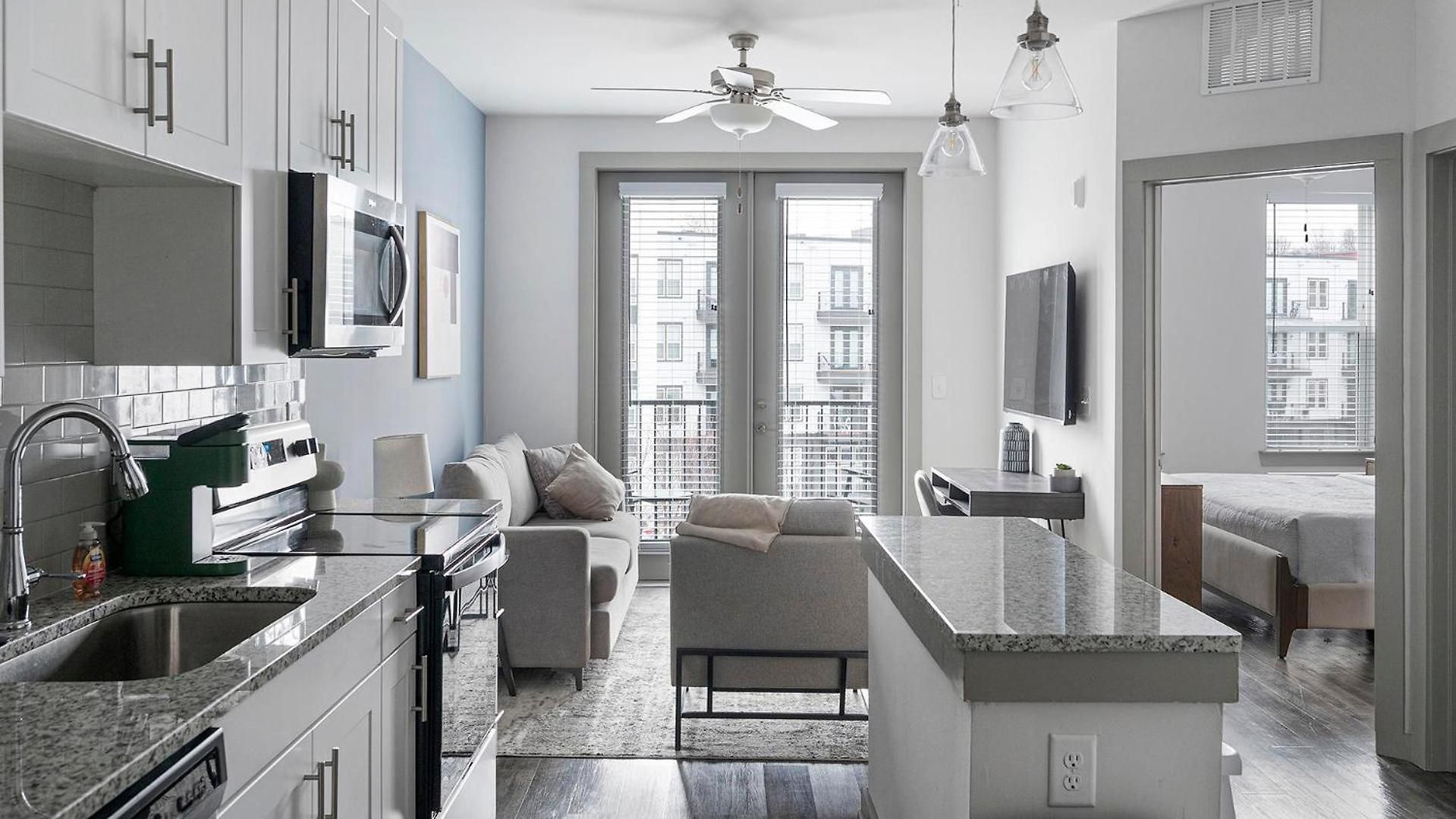 Landing Incredible 1bd Pool Clubhouse *