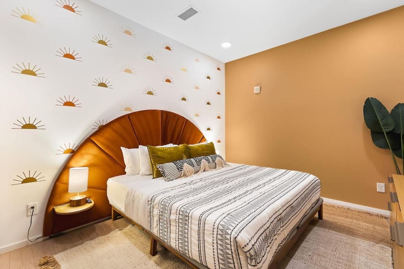 Upscale Riverview With Garage Walk To Downtown Apartment